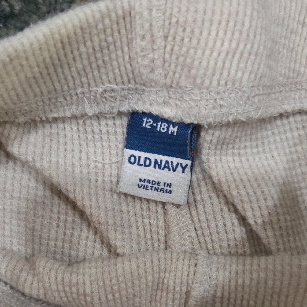 Old Navy Toddler Sets - Picture 11 of 11